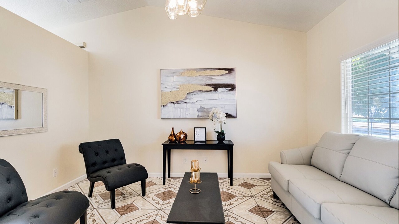Photo of Livingroom in Caldwell
