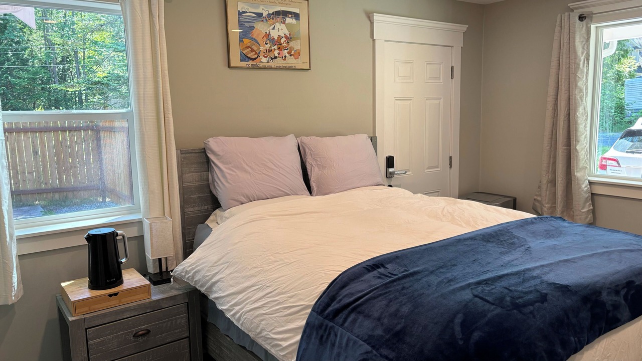 Photo of Bedroom in Point Roberts