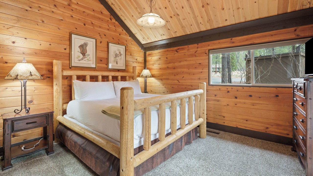 Photo of Bedroom in Sunriver