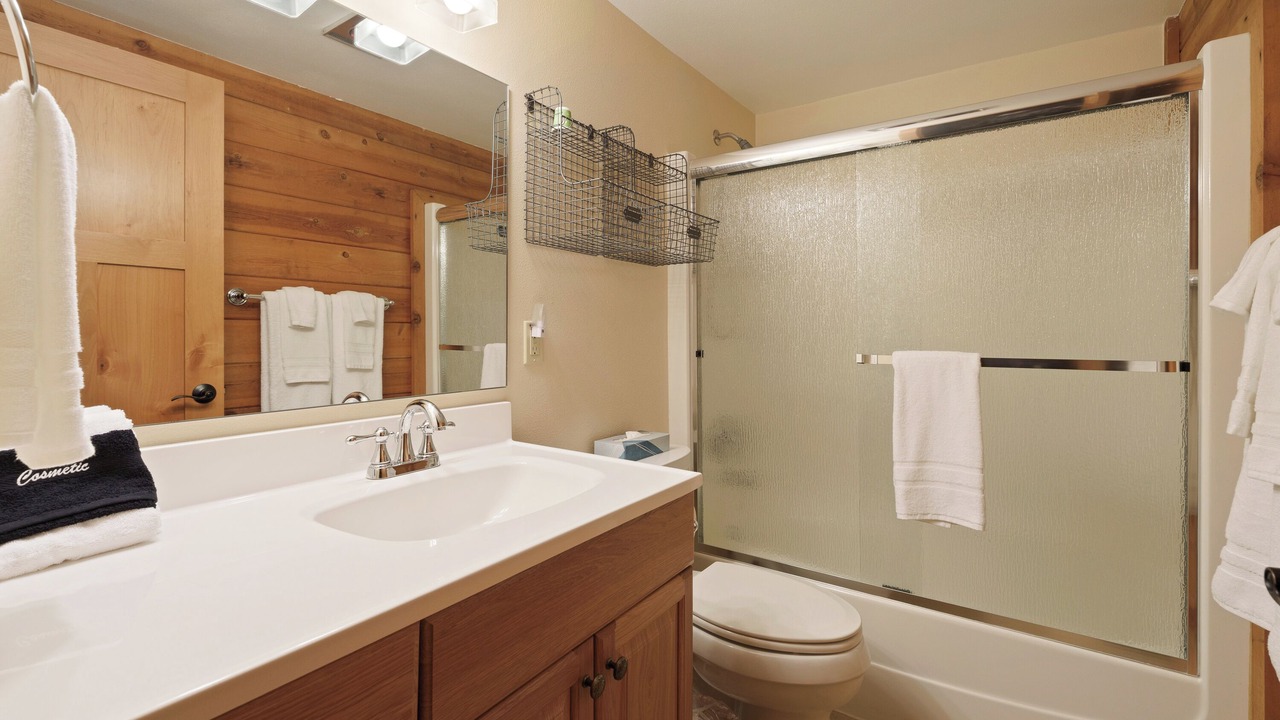 Photo of Bathroom in Sunriver