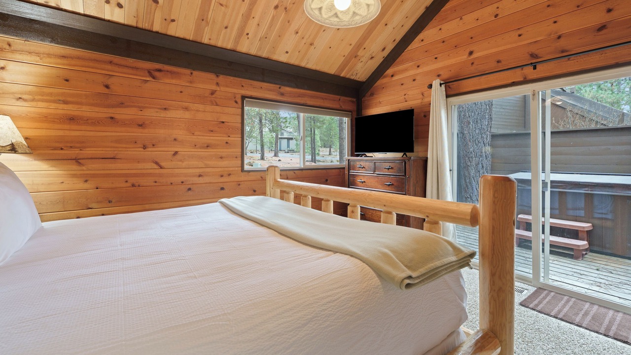 Photo of Bedroom in Sunriver