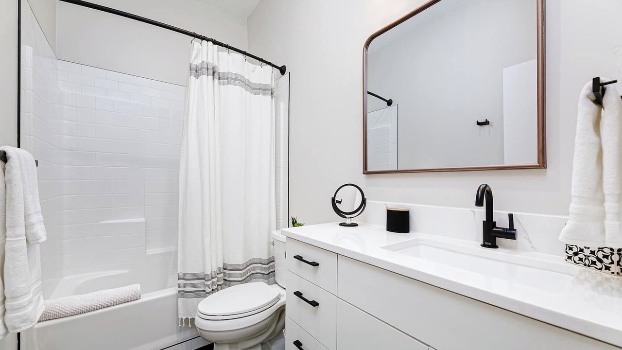 Photo of Bathroom in Veterans Park