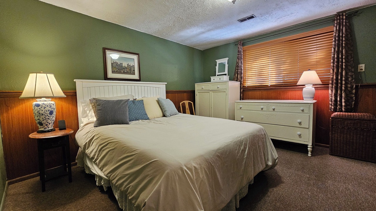 Photo of Bedroom in South Perry District