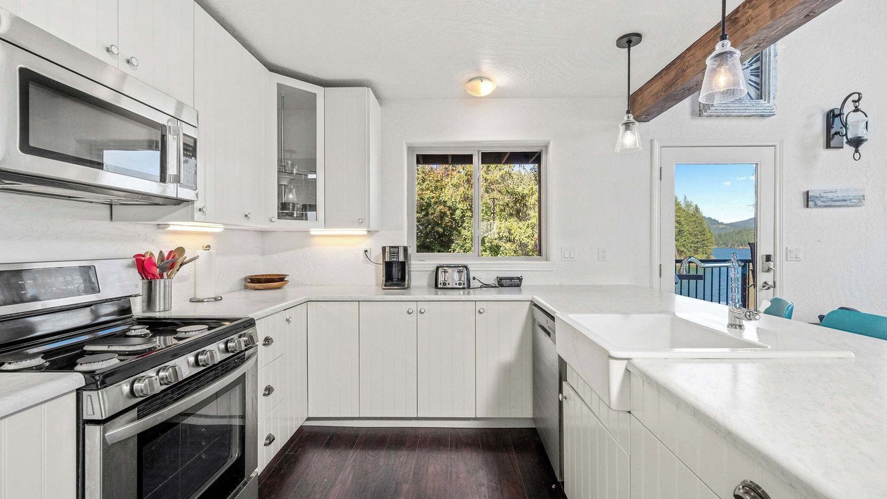 Photo of Kitchen in Hayden Lake