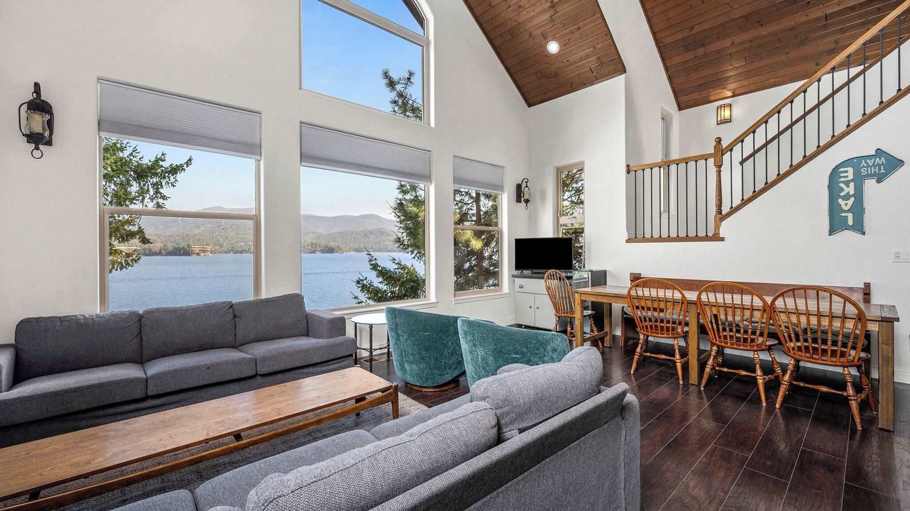 Photo of Livingroom in Hayden Lake