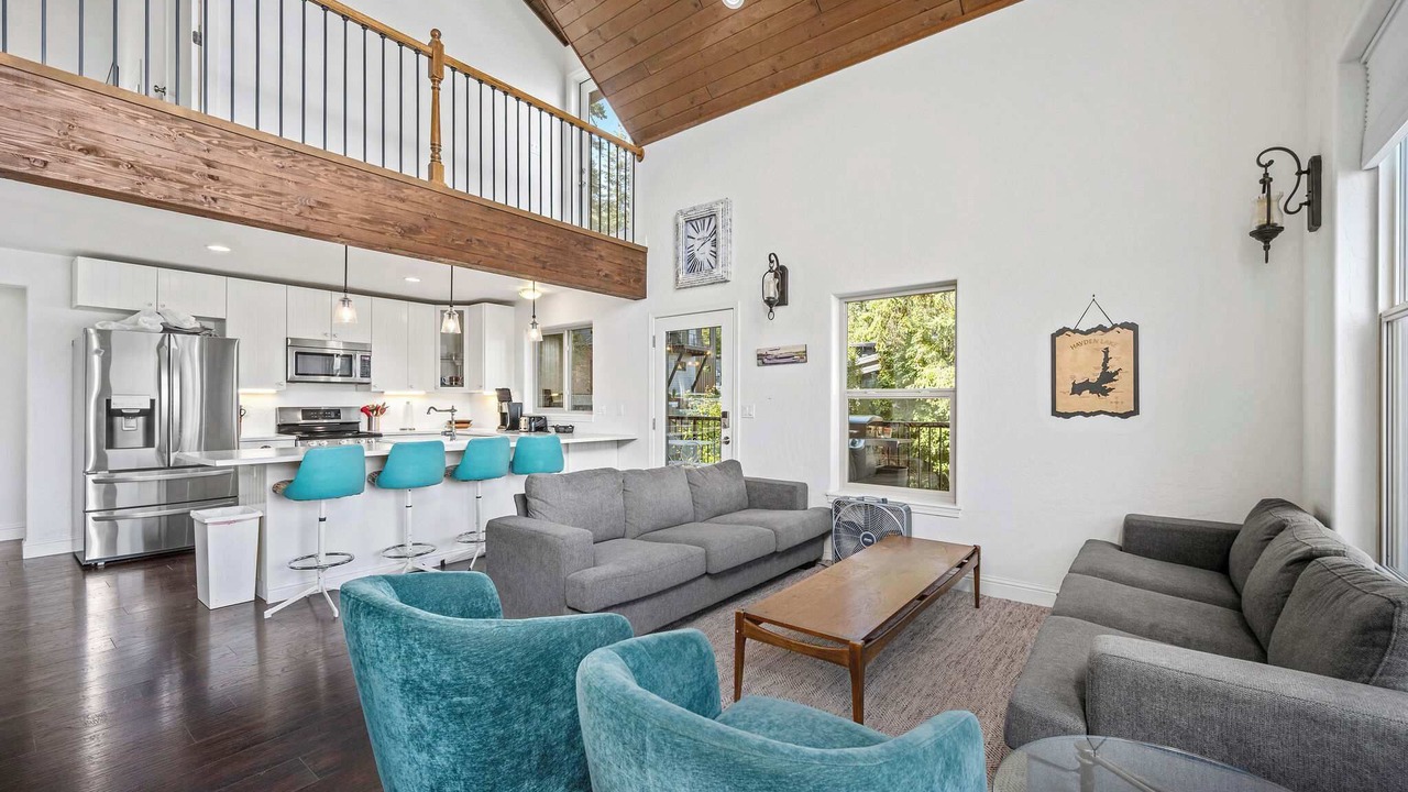 Photo of Livingroom in Hayden Lake