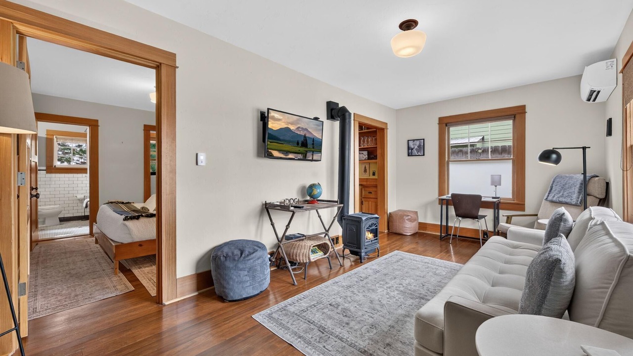 Photo of Livingroom in Old Bend