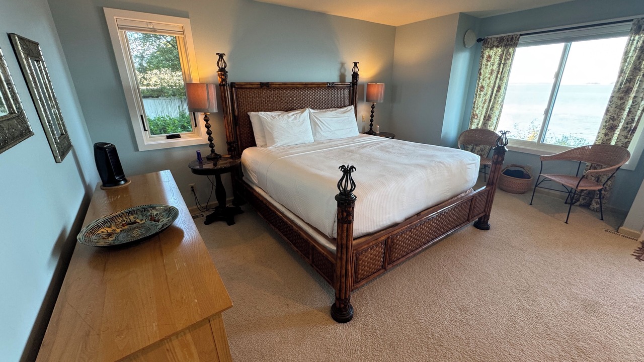 Photo of Bedroom in Eastsound