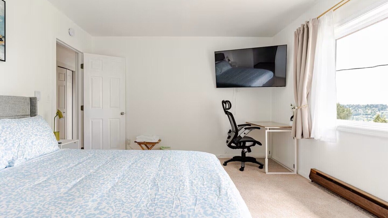 Photo of Bedroom in Rainier View