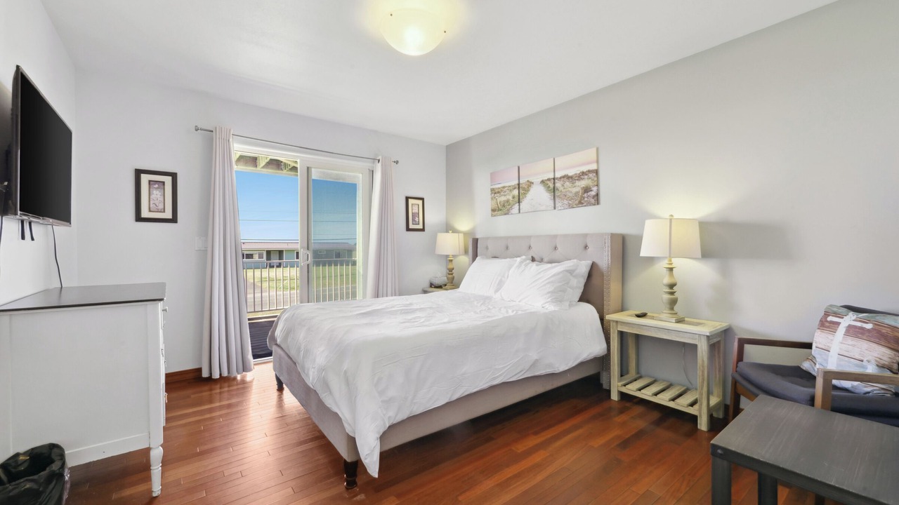 Photo of Bedroom in Pacific Beach