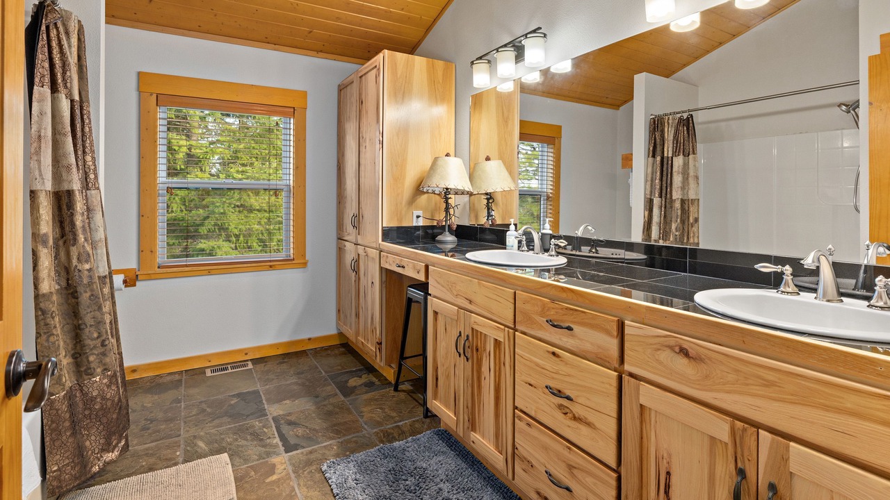 Photo of Bathroom in Cle Elum