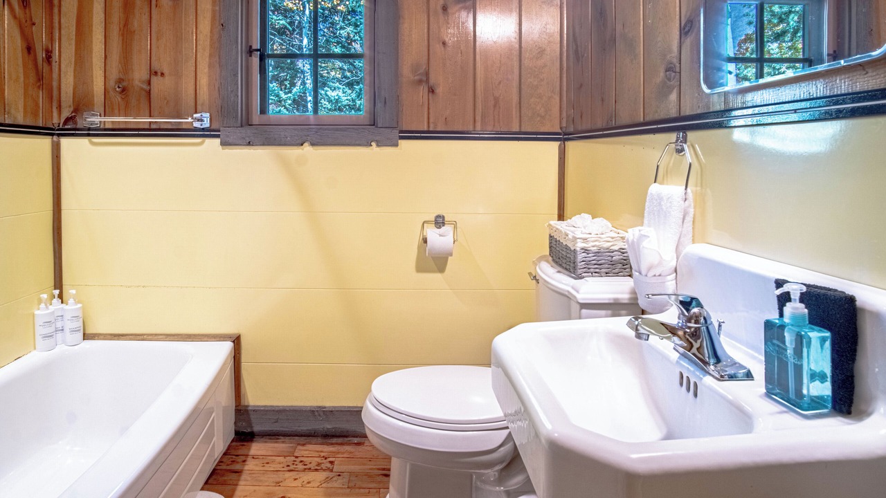 Photo of Bathroom in Board Ranch