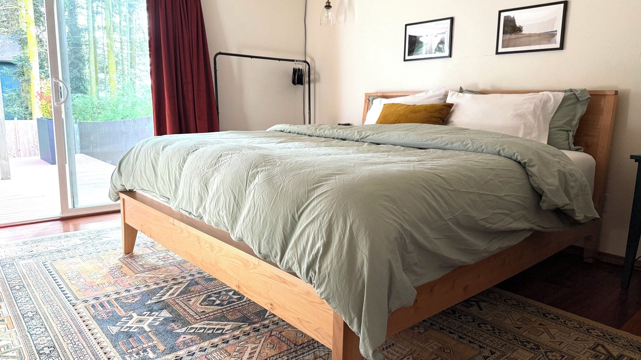 Photo of Bedroom in Coupeville