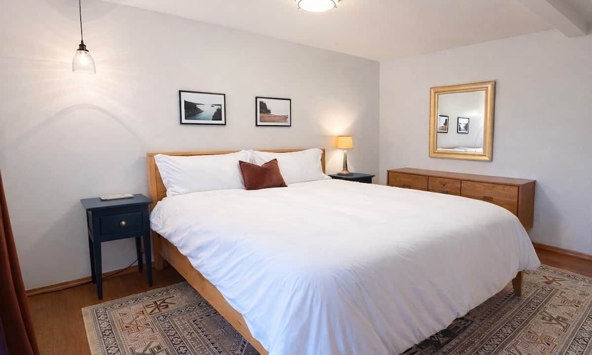 Photo of Bedroom in Coupeville