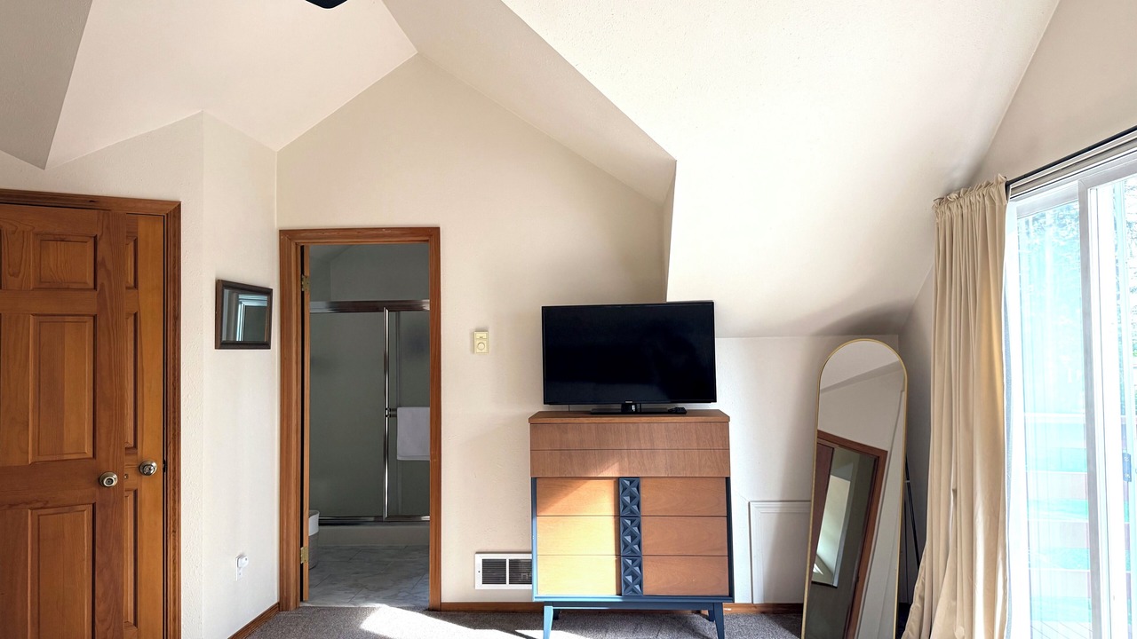 Photo of Bedroom in Coupeville