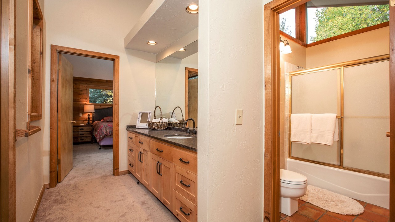 Photo of Bathroom in Twin Creeks