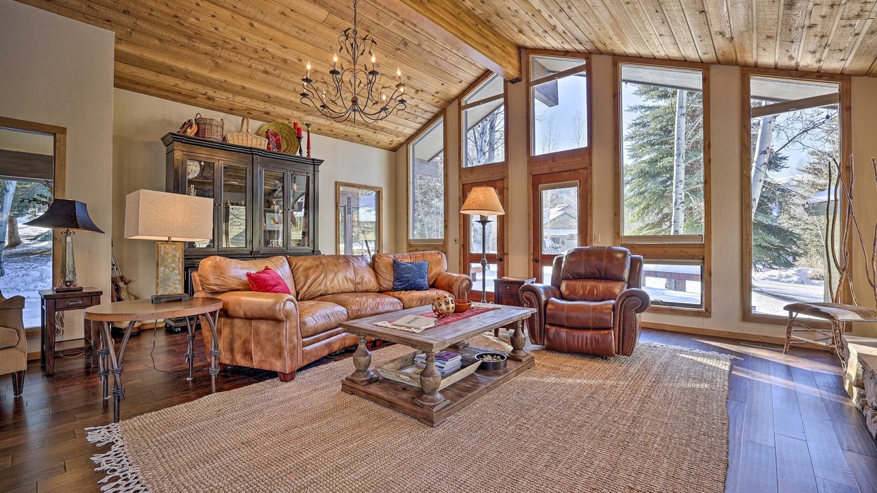 Photo of Livingroom in Twin Creeks