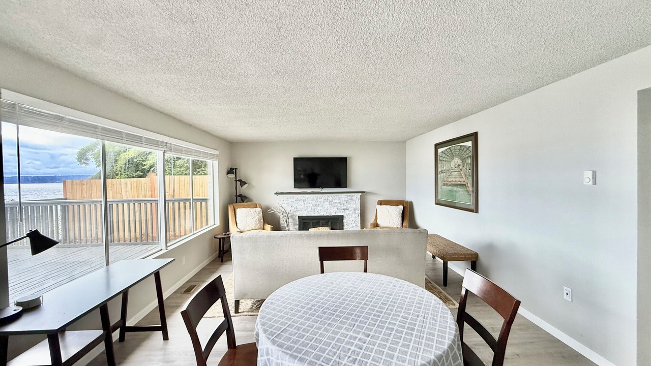Photo of Livingroom in Three Tree Point