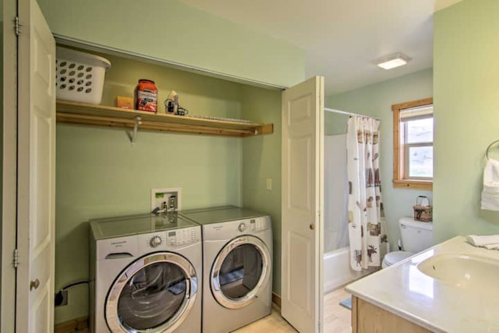 Photo of Bathroom in Emigrant