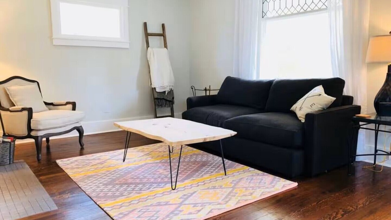 Photo of Livingroom in South Perry District
