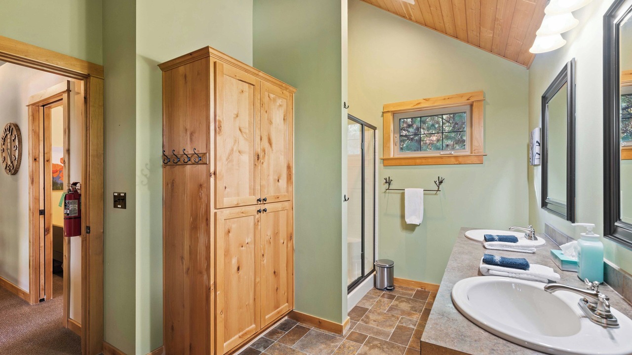 Photo of Bathroom in Leavenworth