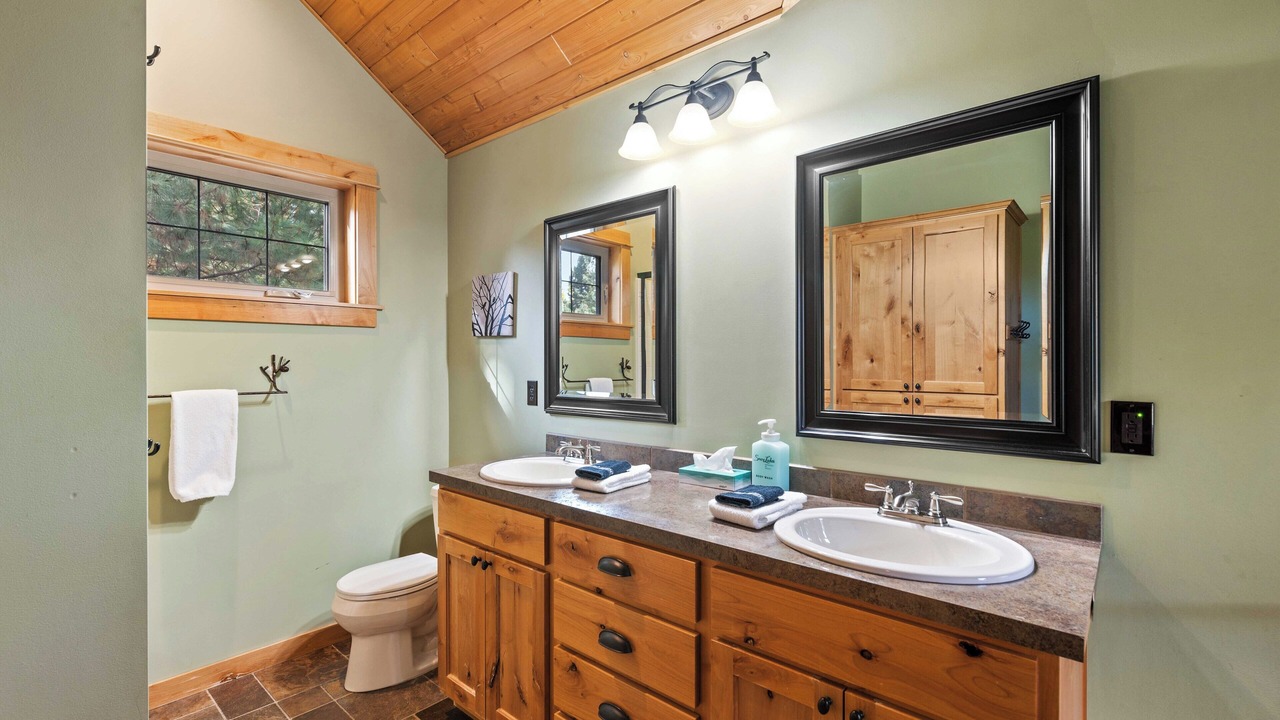Photo of Bathroom in Leavenworth