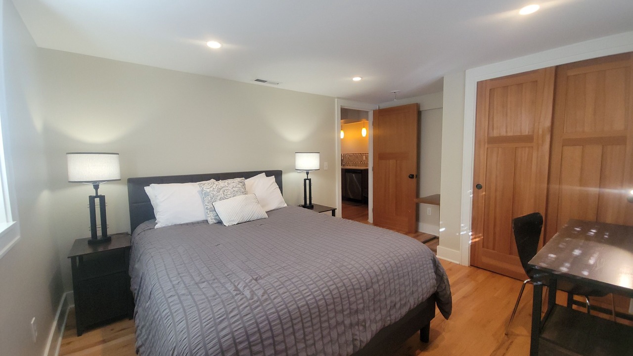 Photo of Bedroom in Maple Leaf