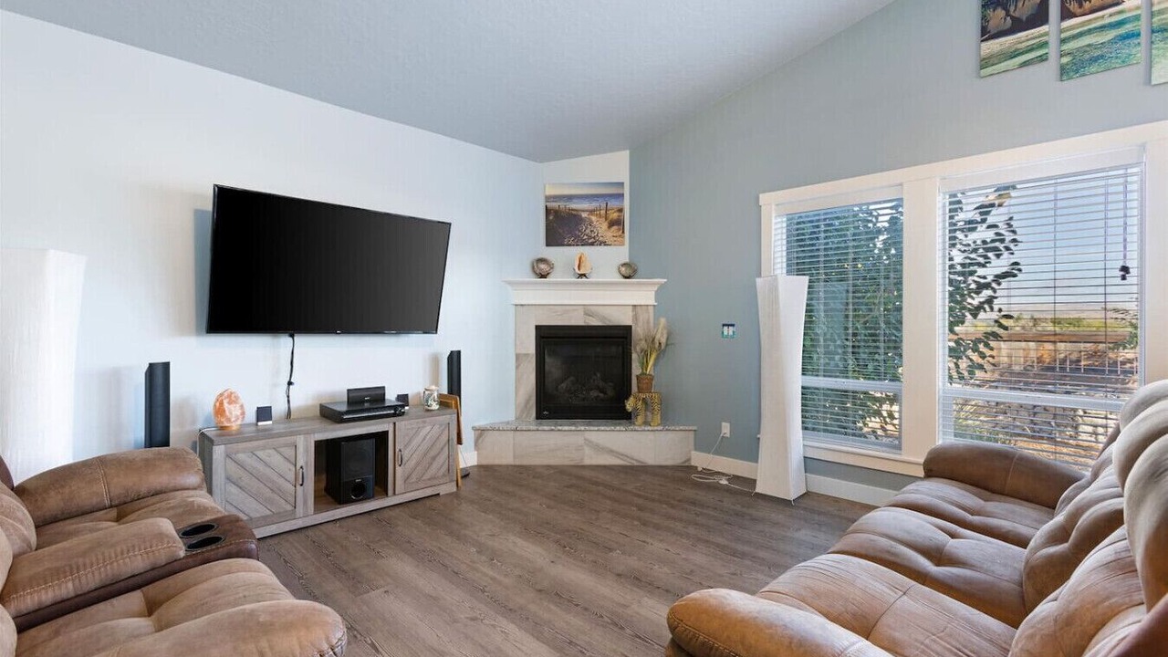 Photo of Livingroom in West Valley