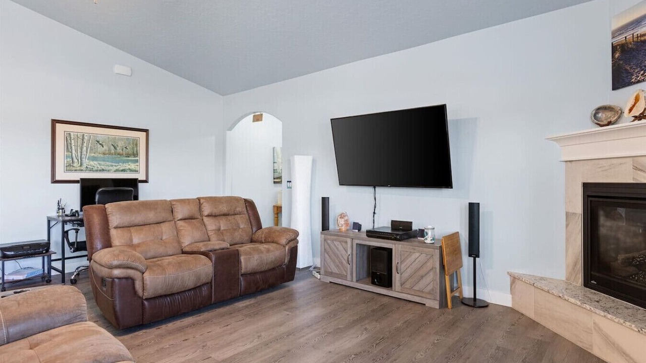 Photo of Livingroom in West Valley