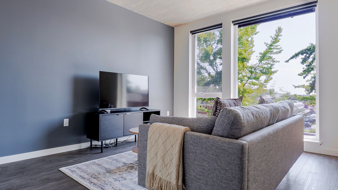 Photo of Livingroom in Northwest Bellevue