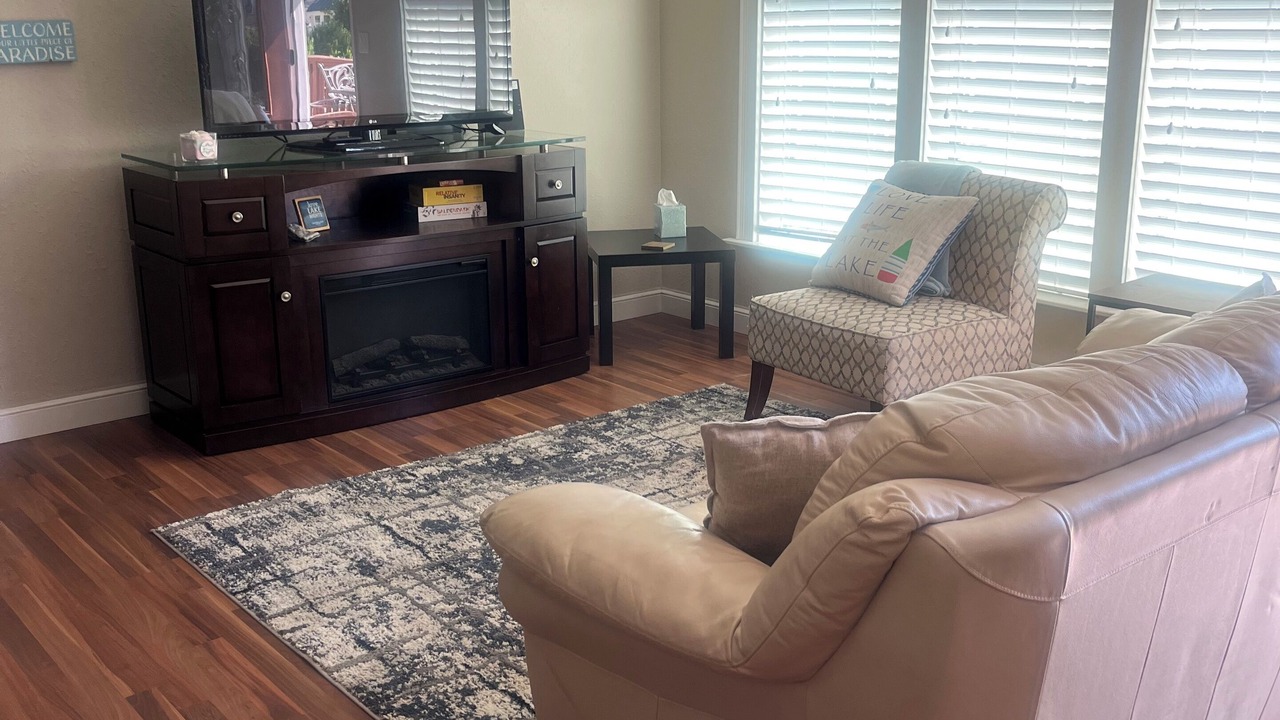 Photo of Livingroom in Bonney Lake