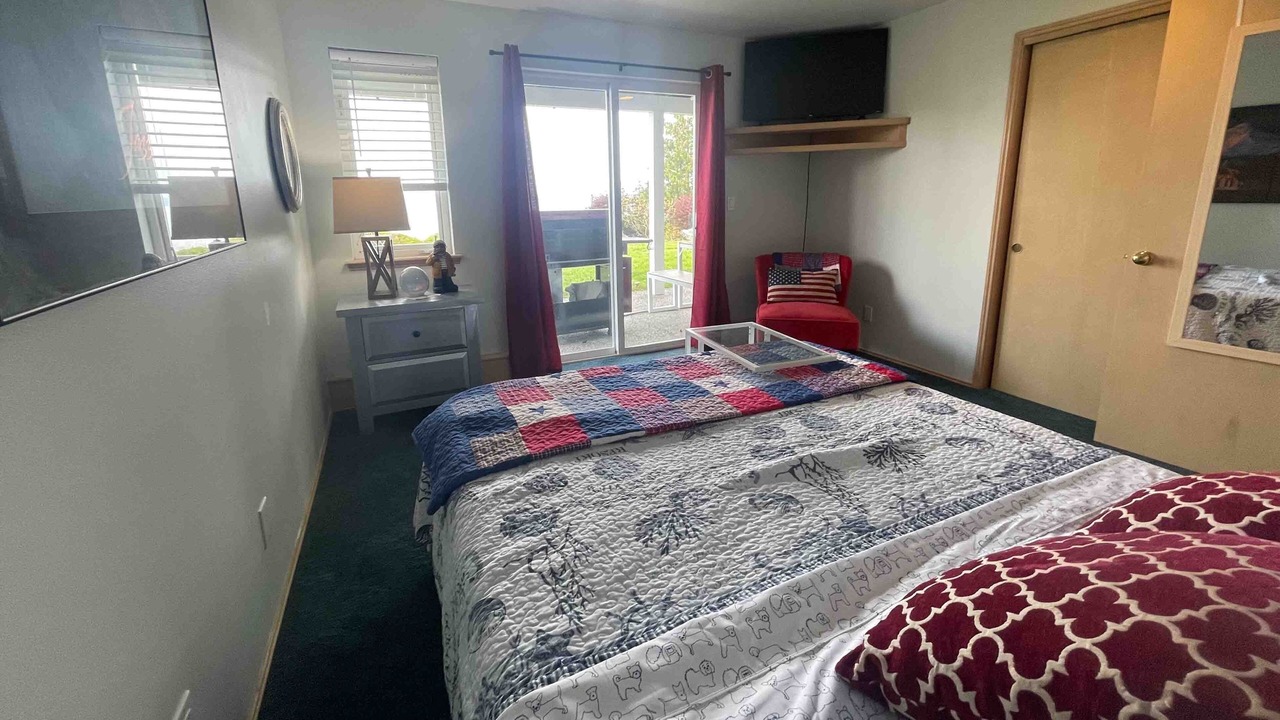 Photo of Bedroom in Hansville