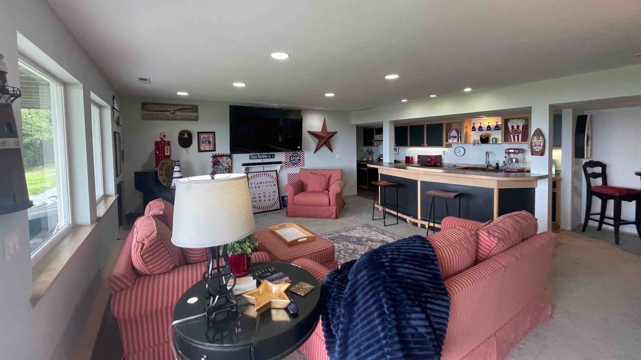 Photo of Livingroom in Hansville