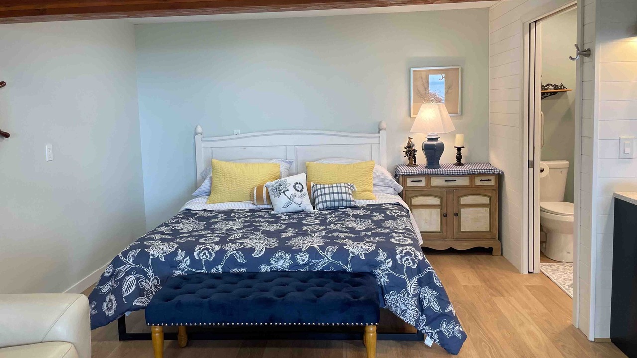 Photo of Bedroom in Hansville