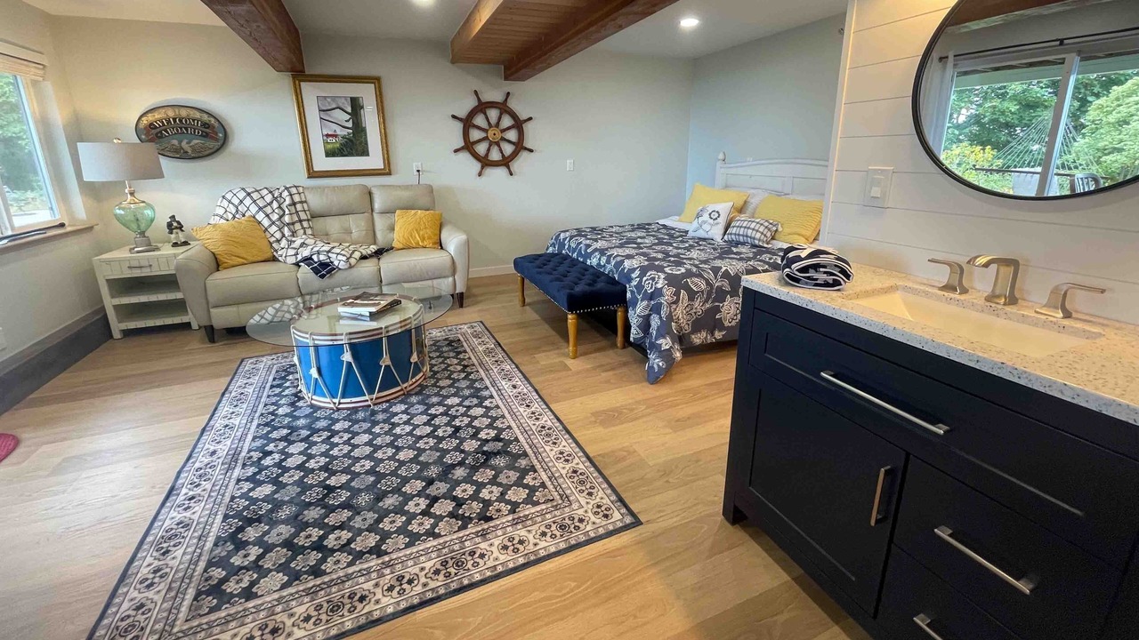 Photo of Bedroom in Hansville
