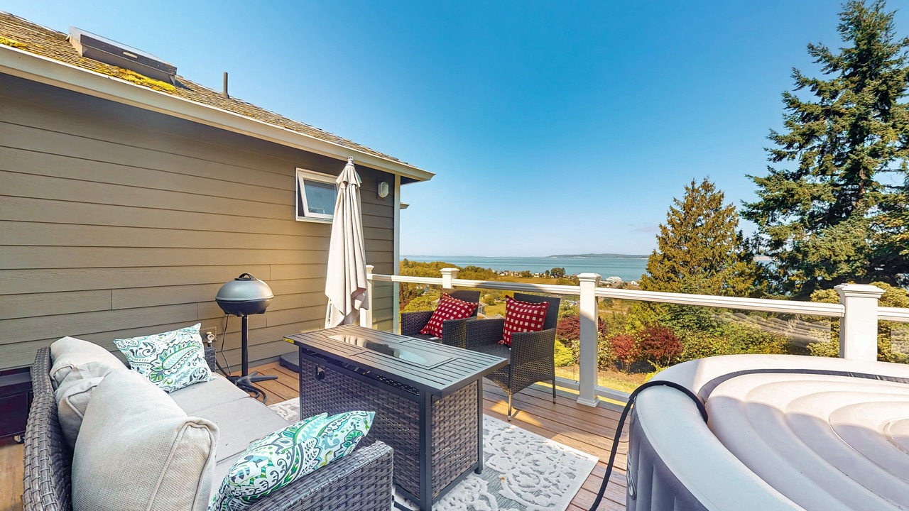 Photo of Patio Balcony in Hansville
