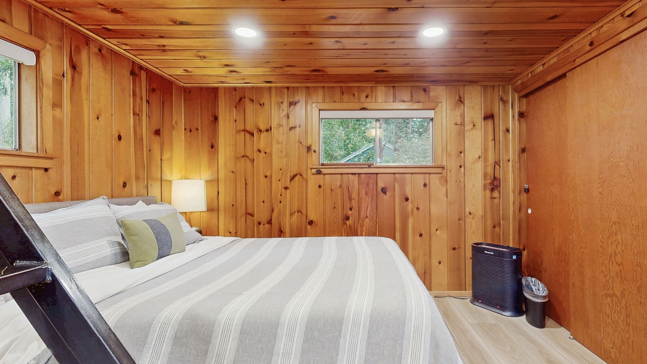Photo of Bedroom in Freeland