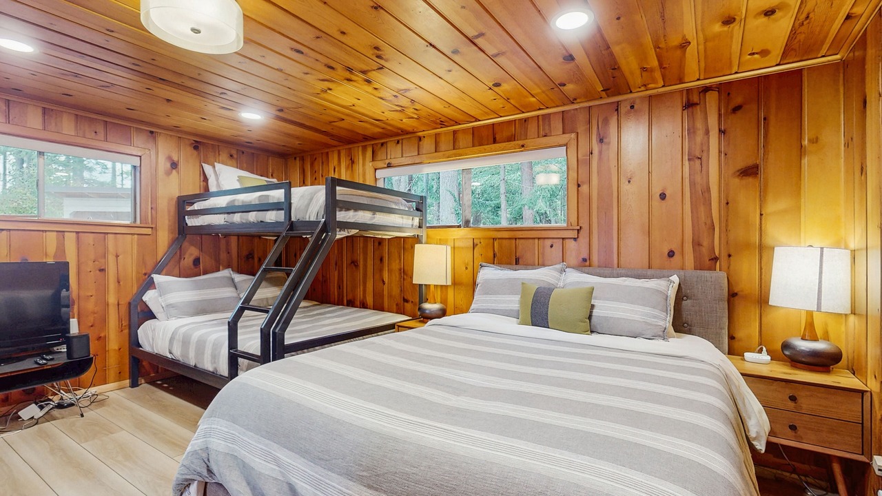 Photo of Bedroom in Freeland