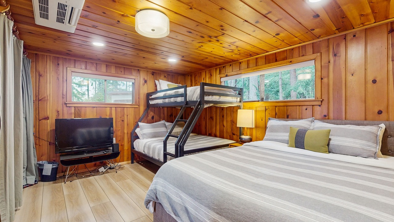 Photo of Bedroom in Freeland