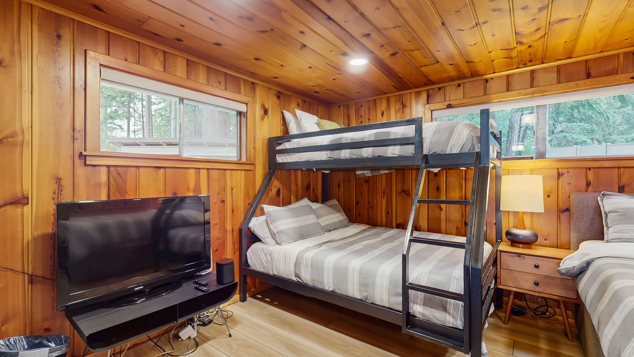 Photo of Bedroom in Freeland