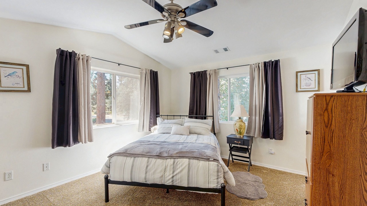 Photo of Bedroom in Chiloquin
