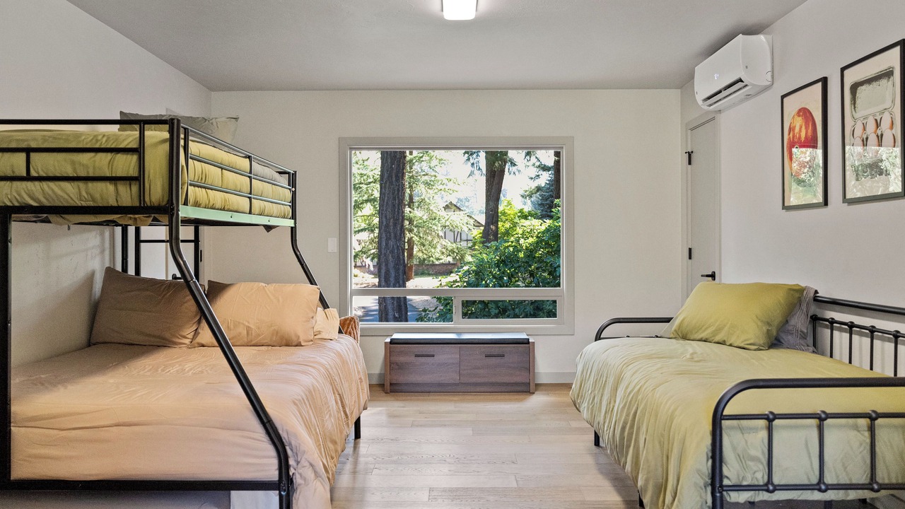Photo of Bedroom in Grants Pass