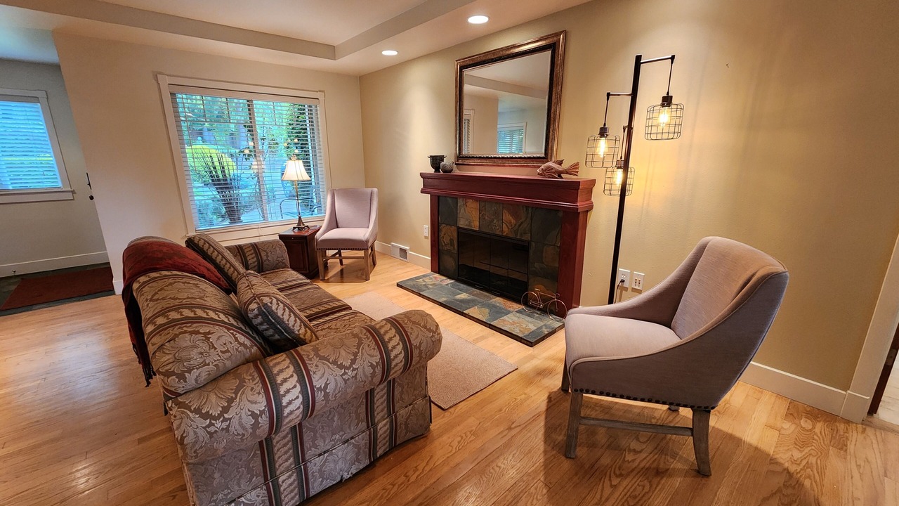 Photo of Livingroom in Moss Bay