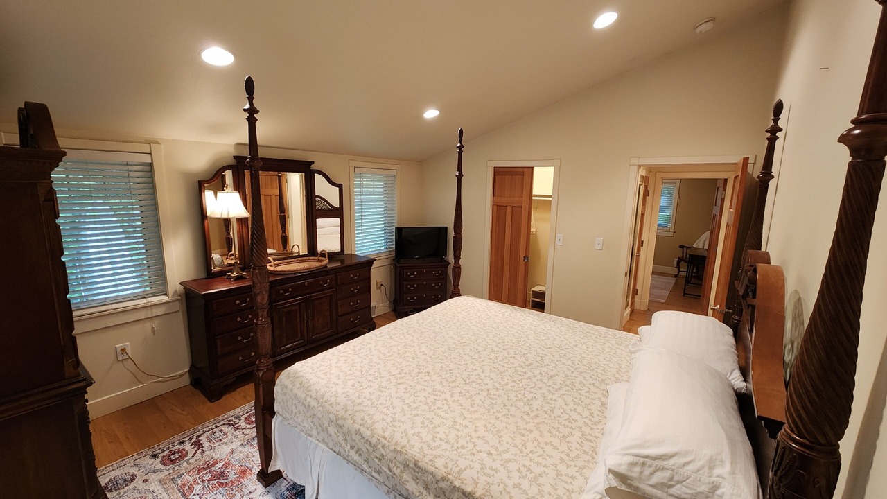 Photo of Bedroom in Moss Bay