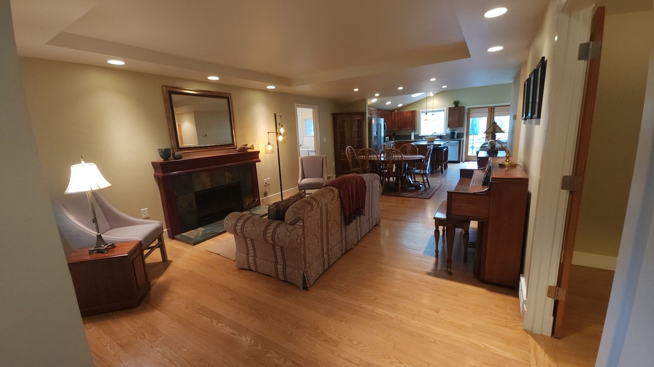 Photo of Livingroom in Moss Bay