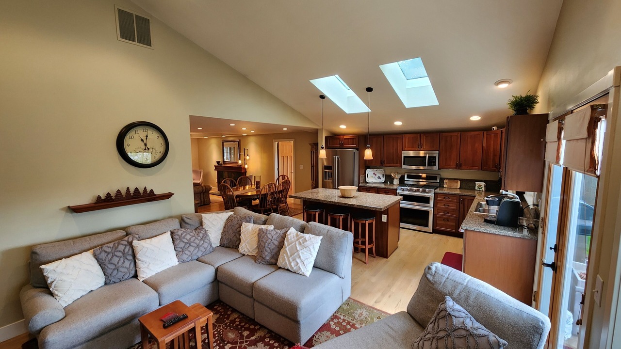 Photo of Livingroom in Moss Bay