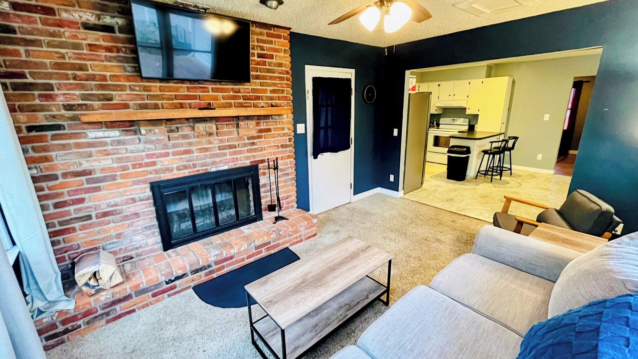 Photo of Livingroom in Ames