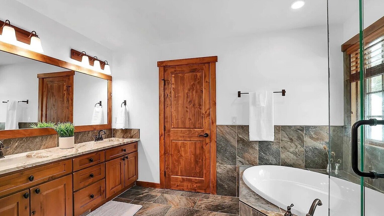 Photo of Bathroom in Tamarack Resort