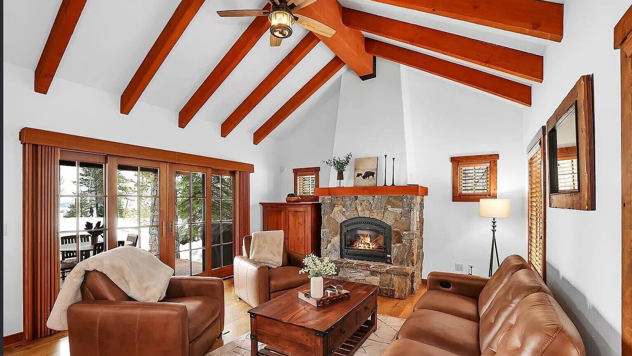 Photo of Livingroom in Tamarack Resort