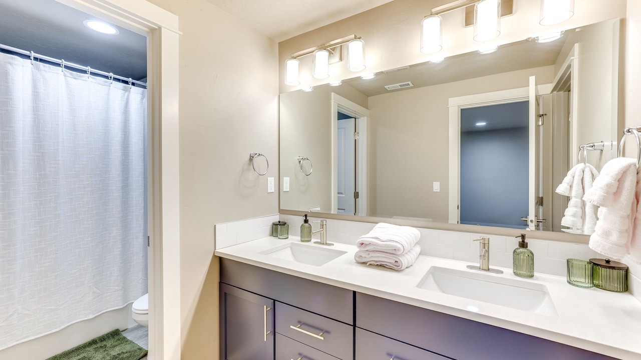 Photo of Bathroom in Sunset